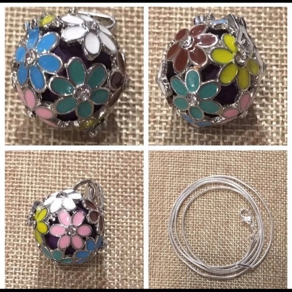 Harmony Necklace - Picture 2 of 4